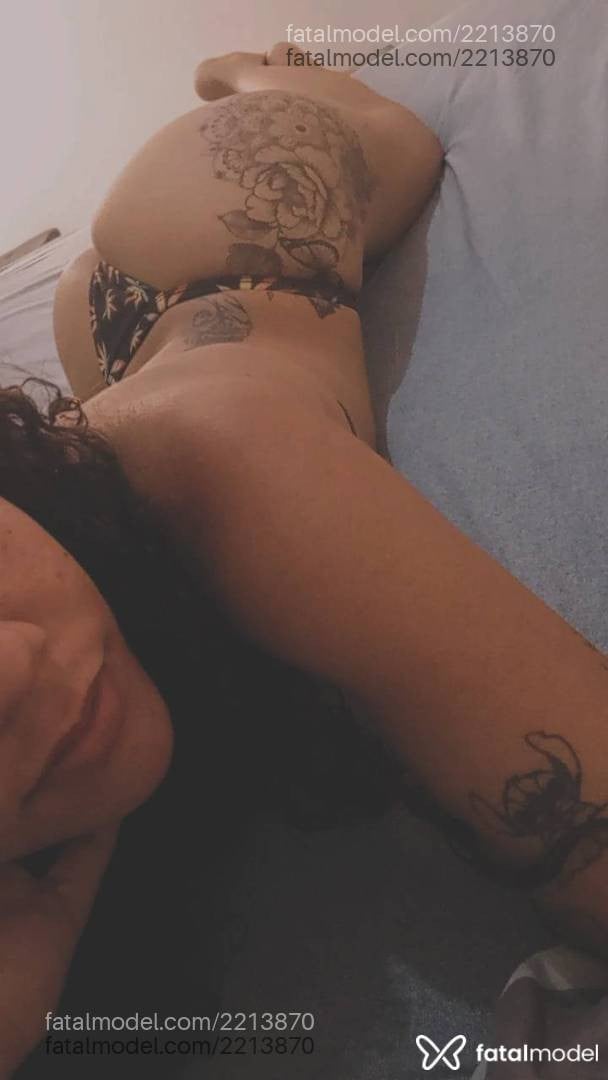 Acompanhante mulher com cabelo castanho de olhos castanhos - Juliana Oliveira