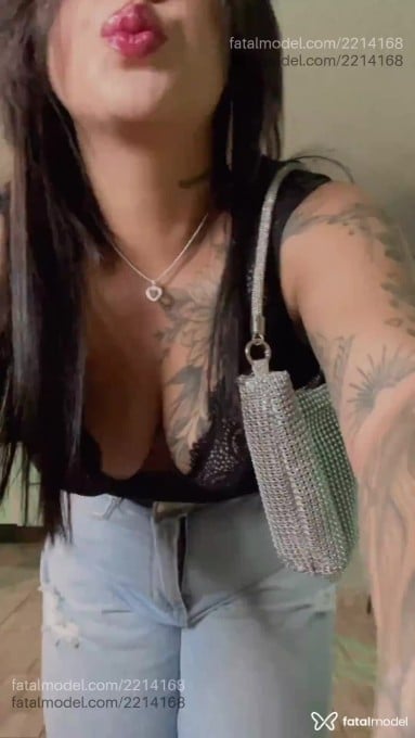 Acompanhante mulher com cabelo castanho de olhos castanhos em Goiânia - Amanda