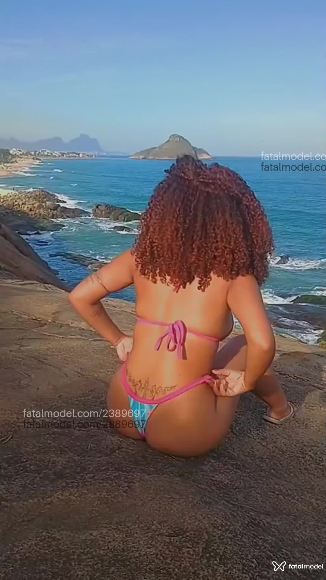Acompanhante mulher com cabelo castanho de olhos pretos em Rio de Janeiro - Larissa