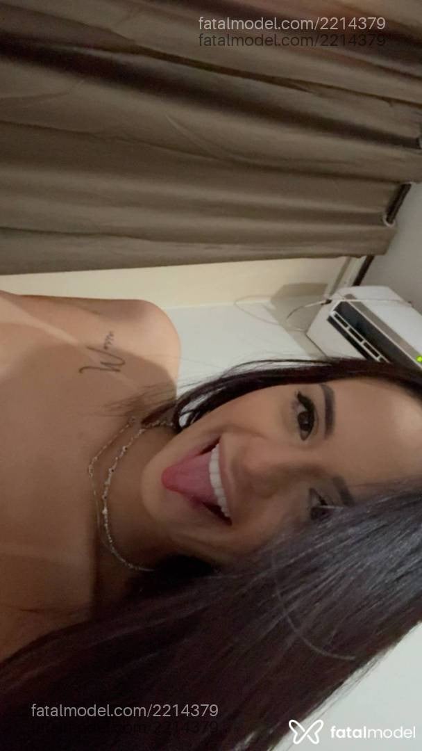 Acompanhante mulher morena (o) de olhos castanhos - Manu Carvalho
