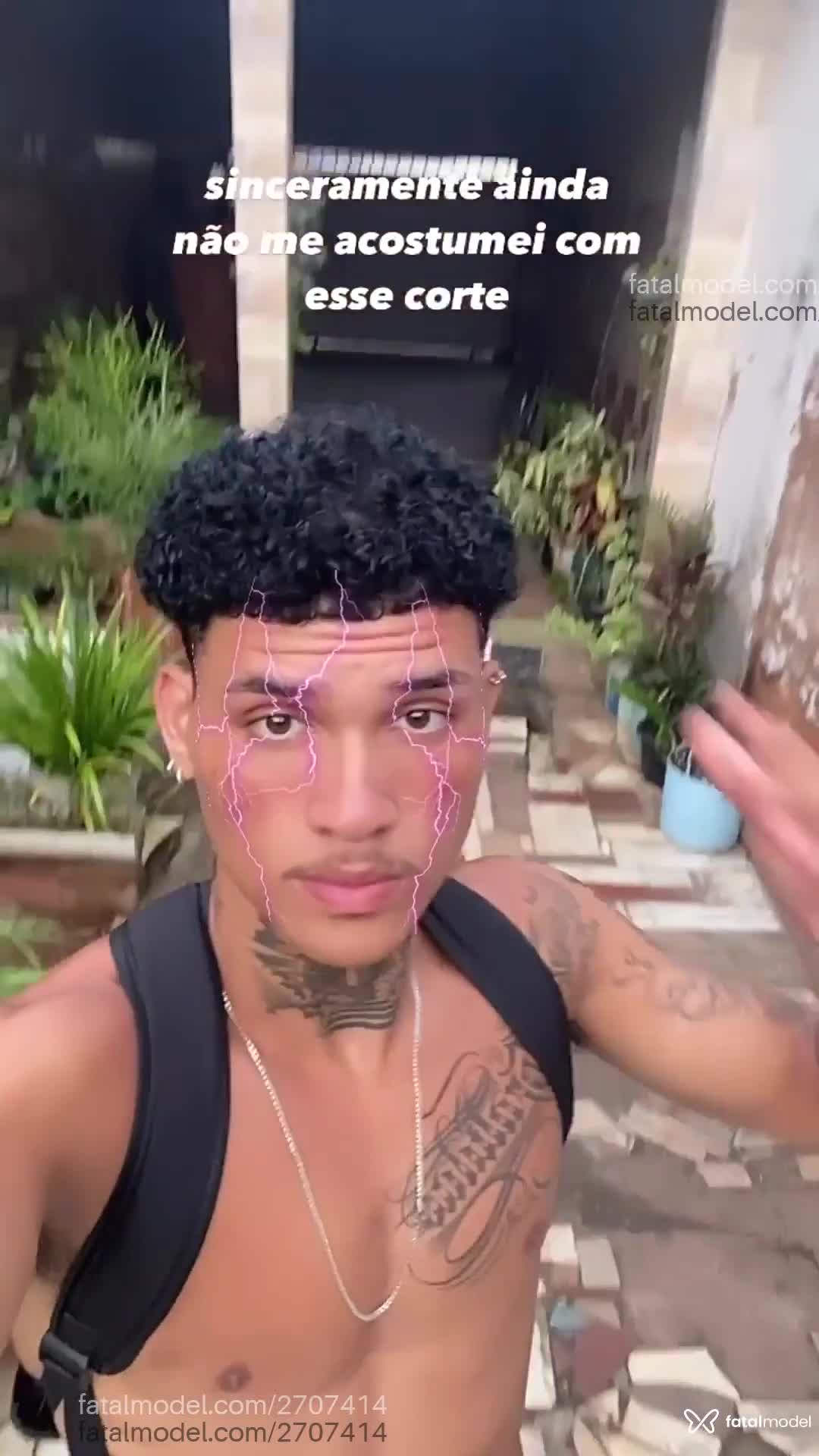 Acompanhante homem morena (o) de olhos castanhos - Eodudu Acompanhante homem morena (o) de olhos castanhos - Eodudu