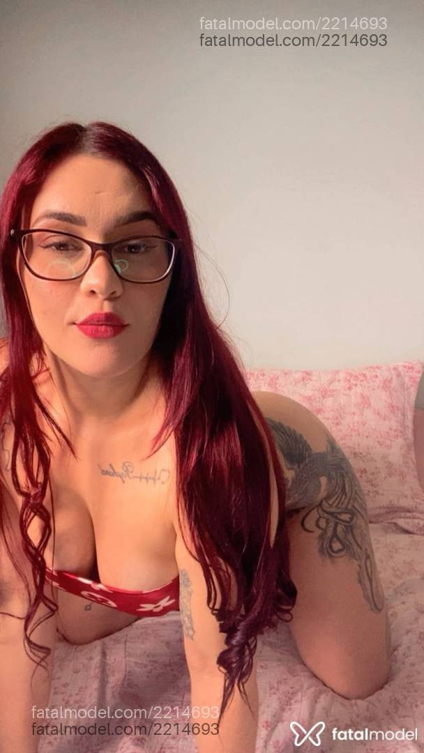 Acompanhante mulher ruiva (o) de olhos castanhos - Mirella Alves