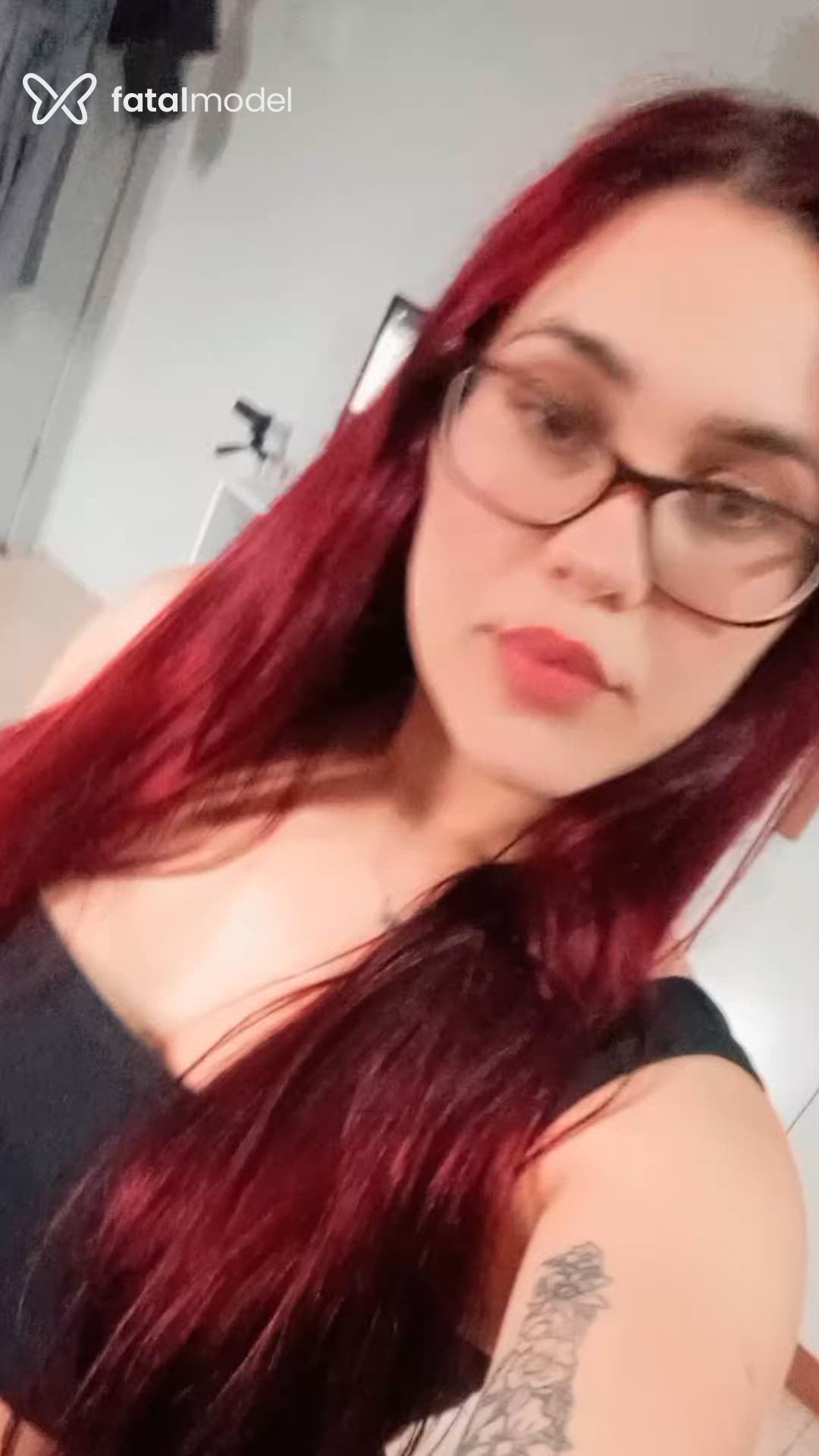 Acompanhante mulher ruiva (o) de olhos castanhos - Mirella Alves