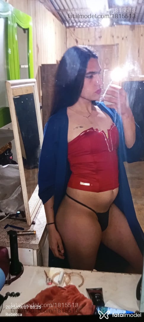 Acompanhante mulher trans morena (o) de olhos castanhos em Virtual - Zooe