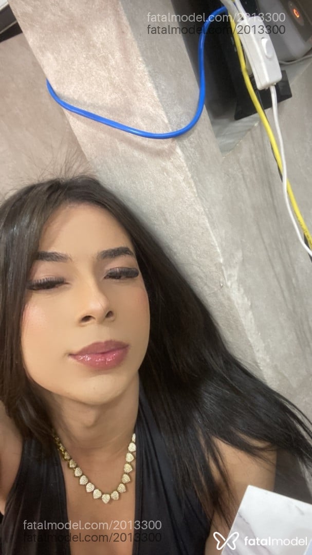 Acompanhante mulher trans com cabelo castanho de olhos castanhos - Fabricia Acompanhante mulher trans com cabelo castanho de olhos castanhos - Fabricia