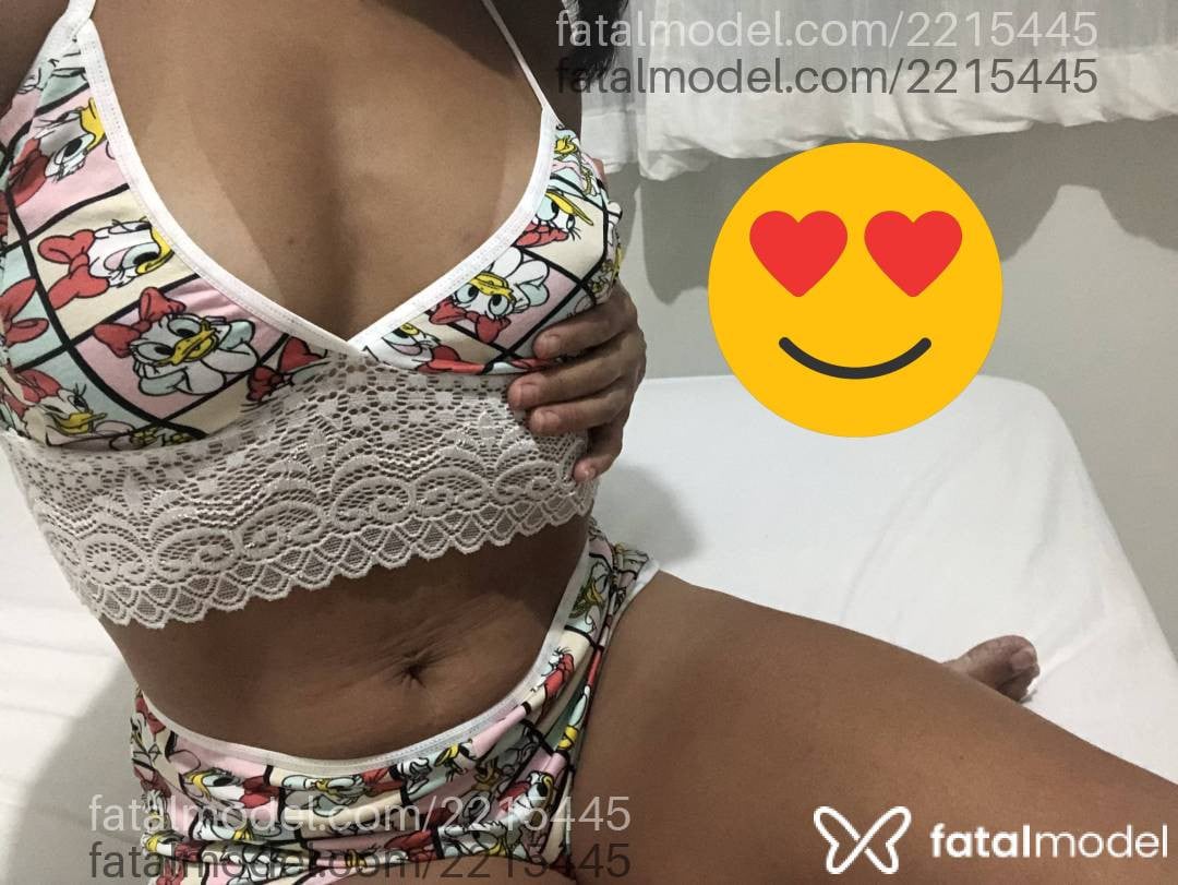 Acompanhante mulher com cabelo castanho de olhos castanhos - Mara