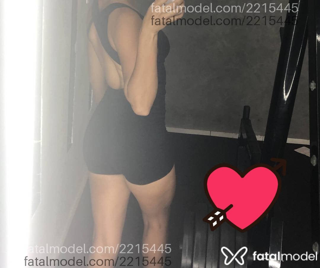 Acompanhante mulher com cabelo castanho de olhos castanhos - Mara