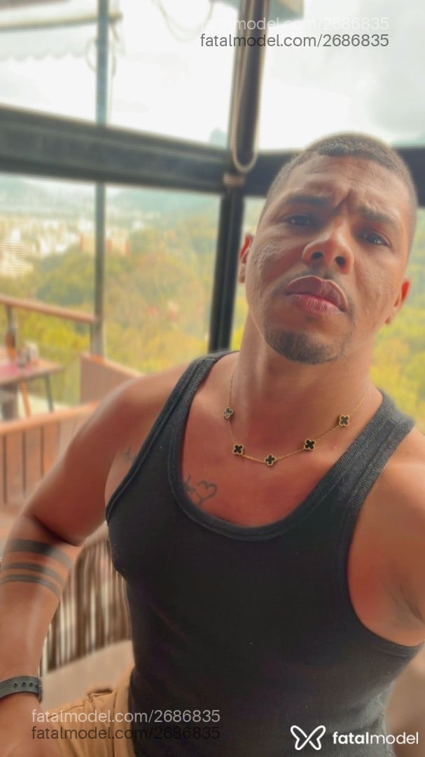 Acompanhante homem com cabelo castanho de olhos castanhos em Virtual - Charlles Sillva