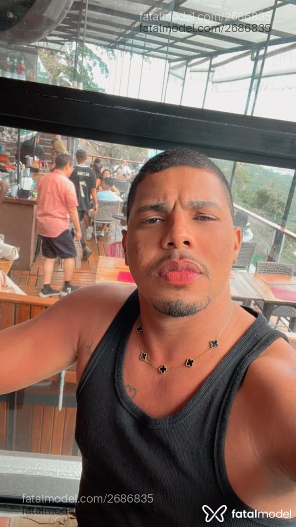 Acompanhante homem com cabelo castanho de olhos castanhos em Virtual - Charlles Sillva