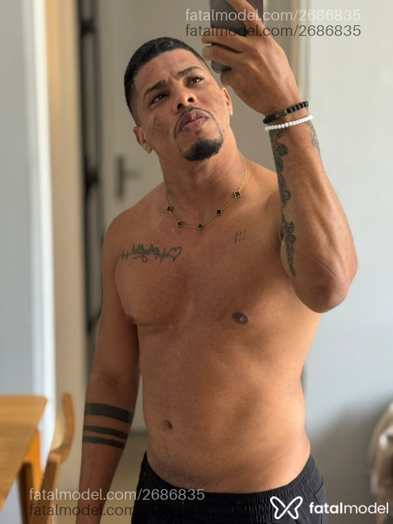 Acompanhante homem com cabelo castanho de olhos castanhos em Virtual - Charlles Sillva