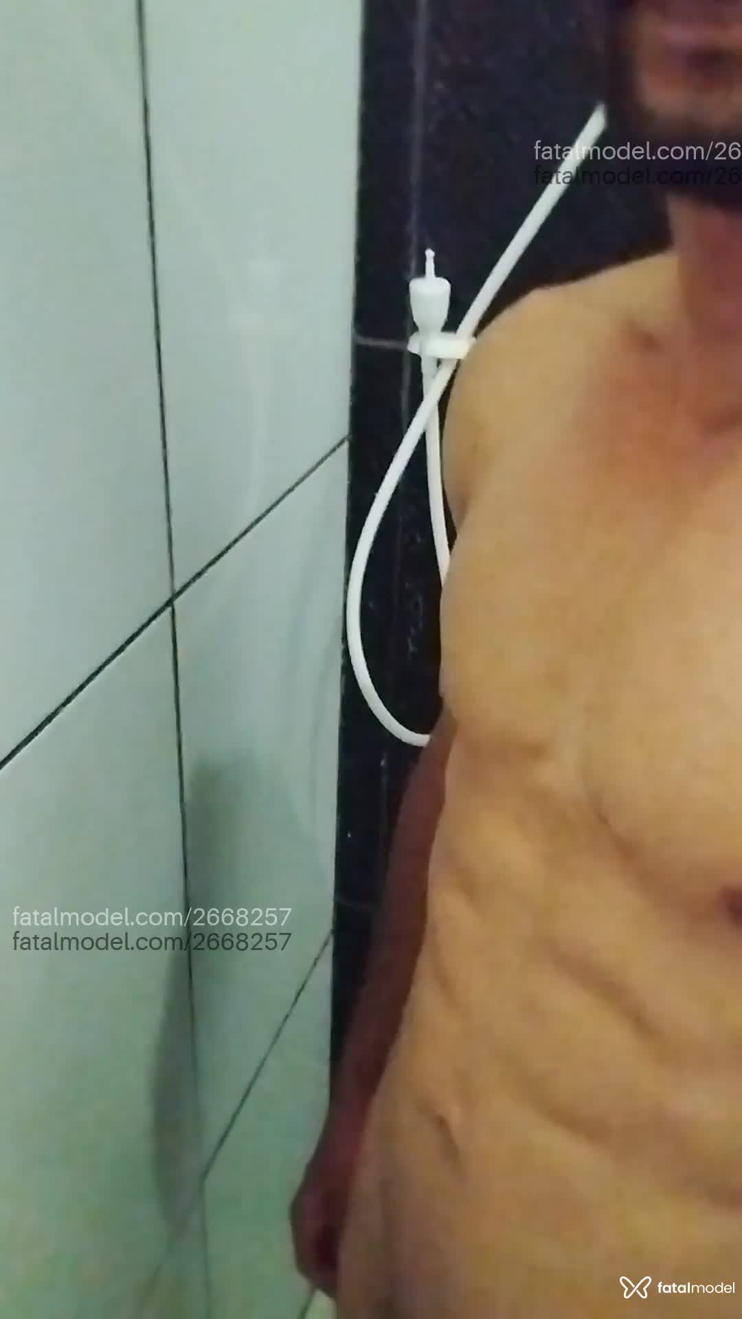 Acompanhante homem com cabelo castanho de olhos castanhos em Claraval - Jhone