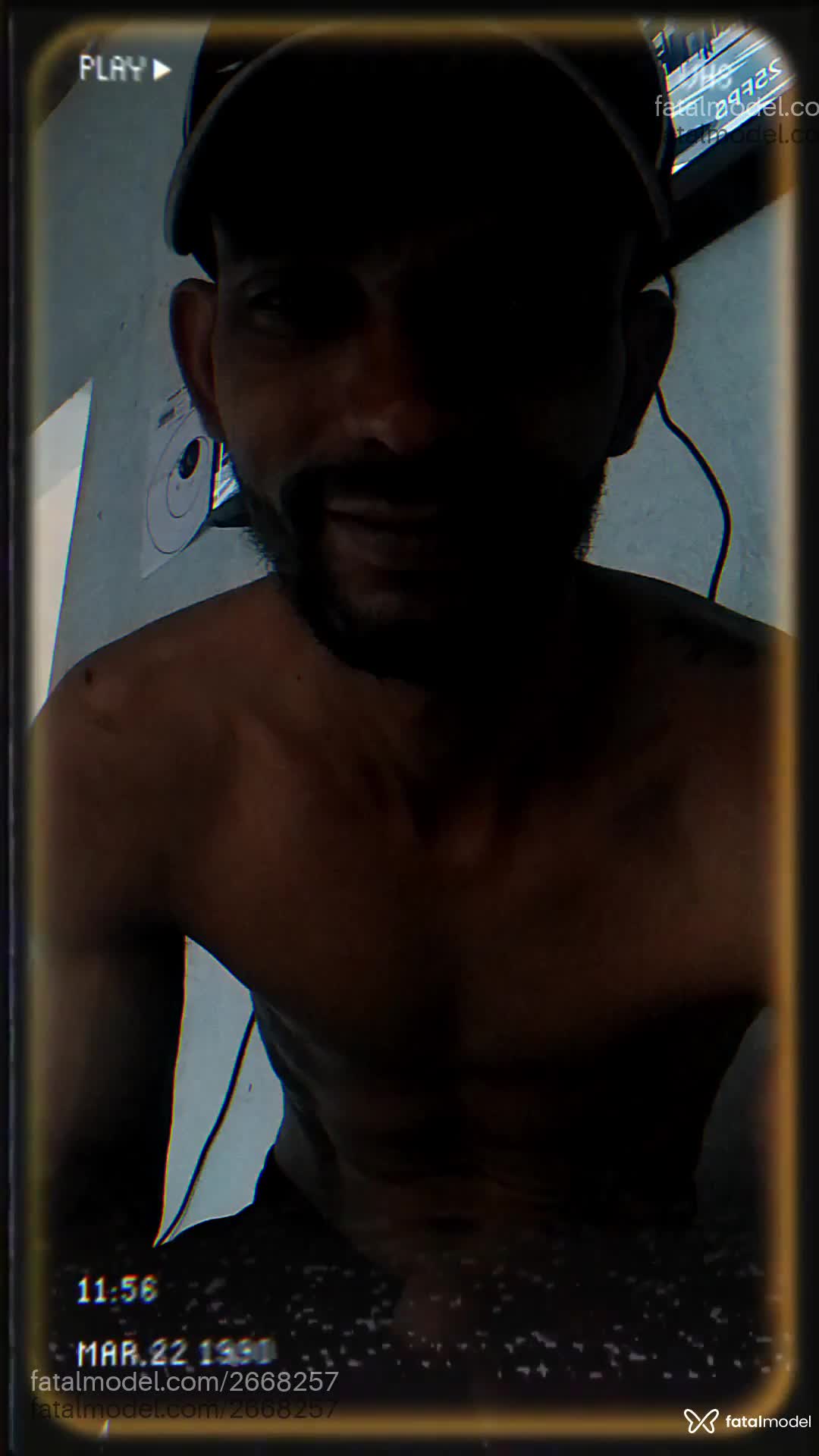 Acompanhante homem com cabelo castanho de olhos castanhos em Claraval - Jhone