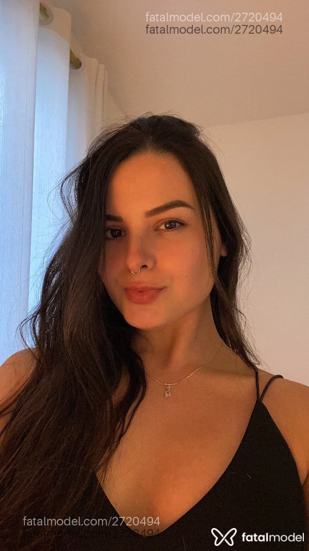 Acompanhante mulher morena (o) de olhos castanhos em Virtual Acompanhante mulher morena (o) de olhos castanhos em Virtual - Gabriela Pottmaier