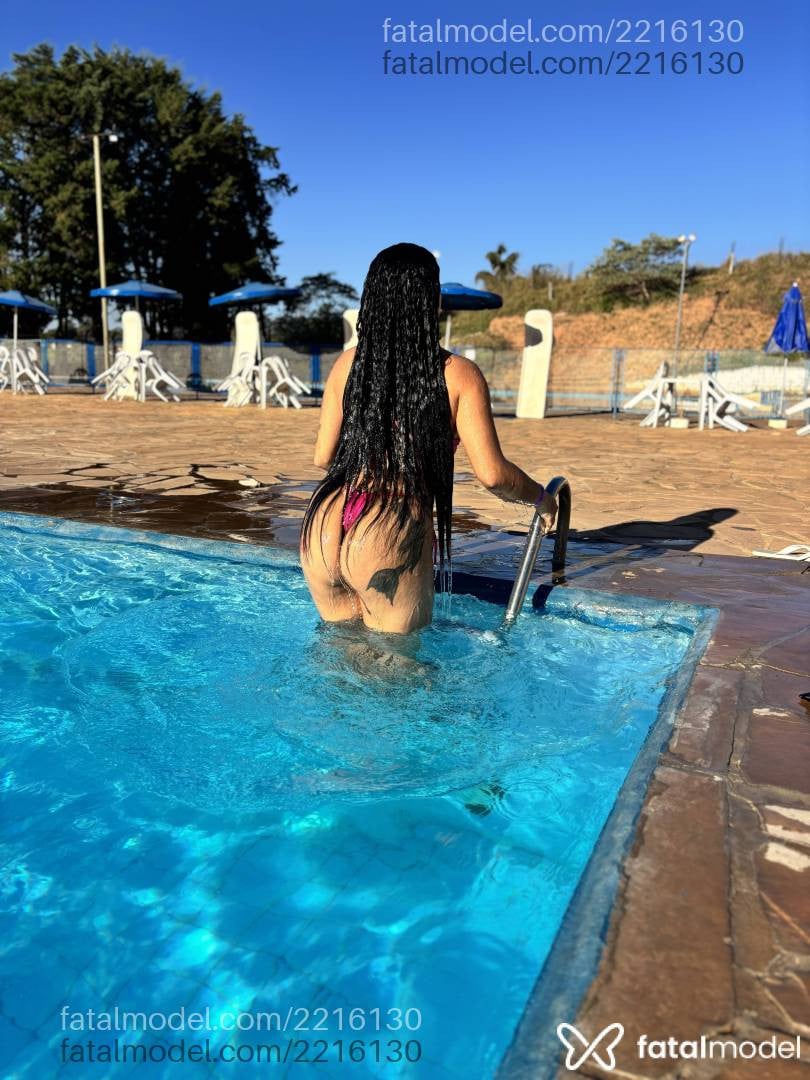 Acompanhante mulher morena (o) de olhos castanhos - Morena