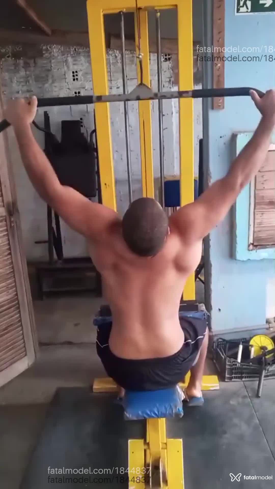 Acompanhante homem morena (o) de olhos castanhos em Pelotas Acompanhante homem morena (o) de olhos castanhos em Pelotas - Hétero