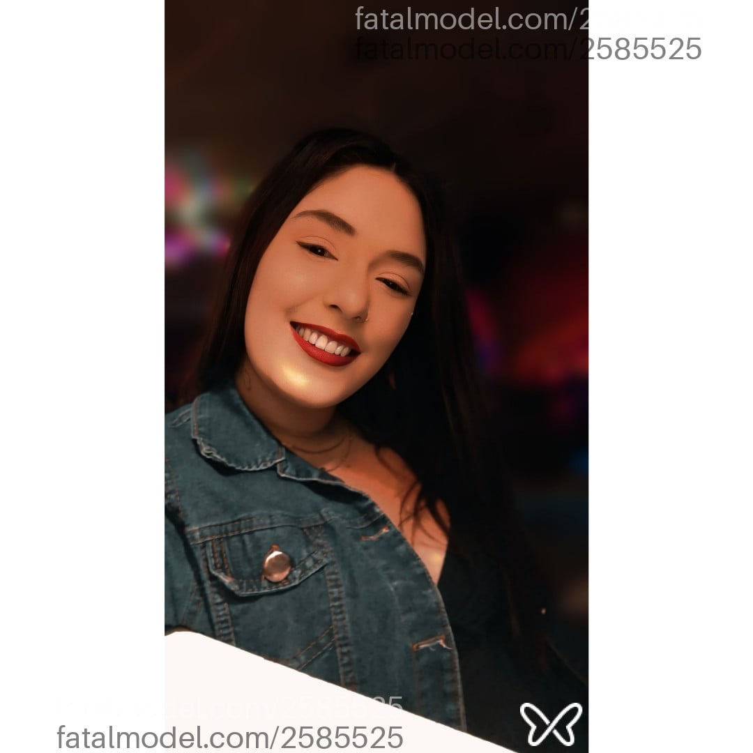 Acompanhante mulher morena (o) de olhos verdes em Virtual Acompanhante mulher morena (o) de olhos verdes em Virtual - Stefany Martins