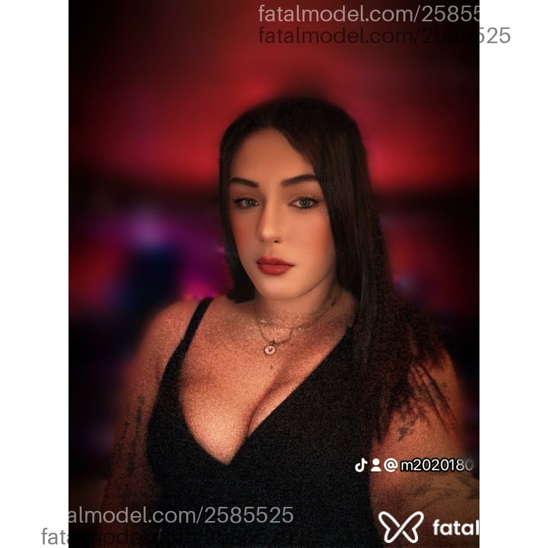 Acompanhante mulher morena (o) de olhos verdes em Virtual Acompanhante mulher morena (o) de olhos verdes em Virtual - Stefany Martins