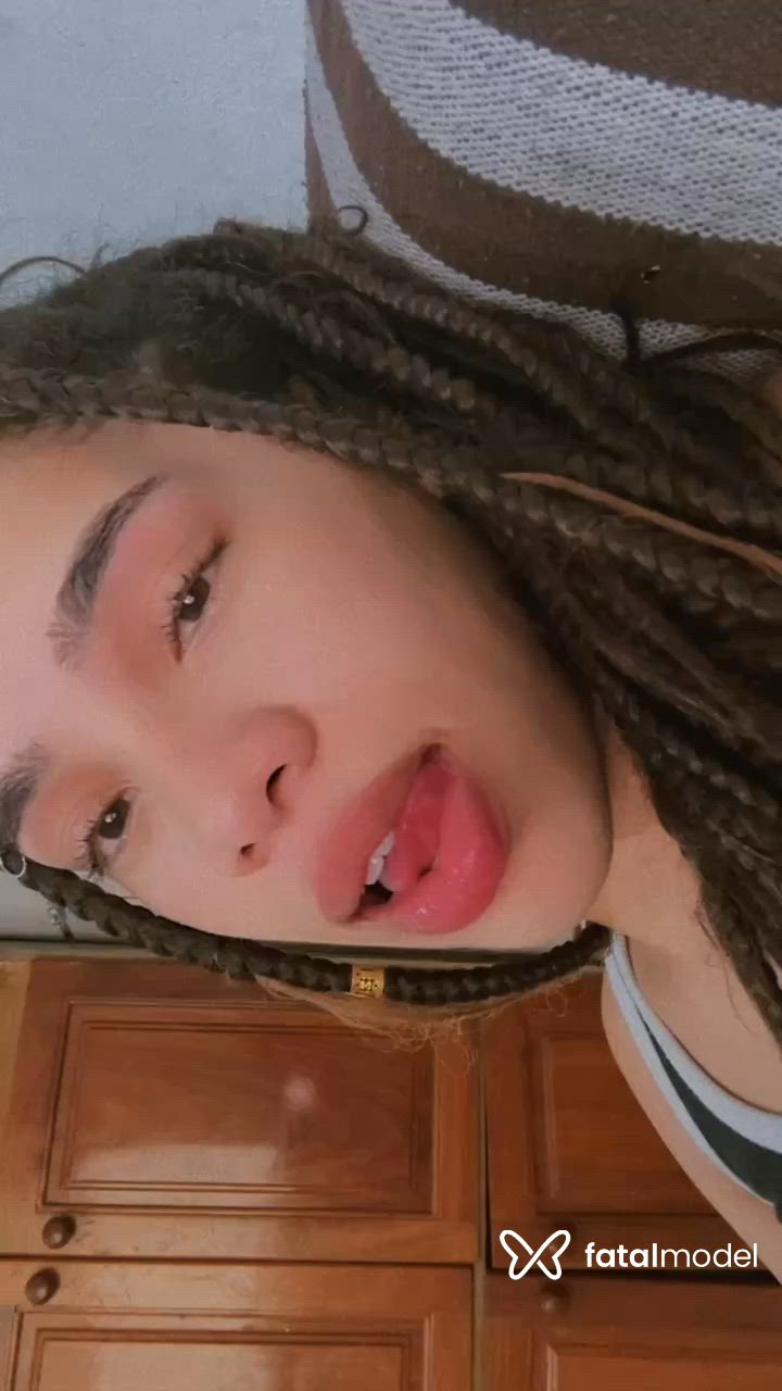 Acompanhante mulher morena (o) de olhos castanhos - Gaby