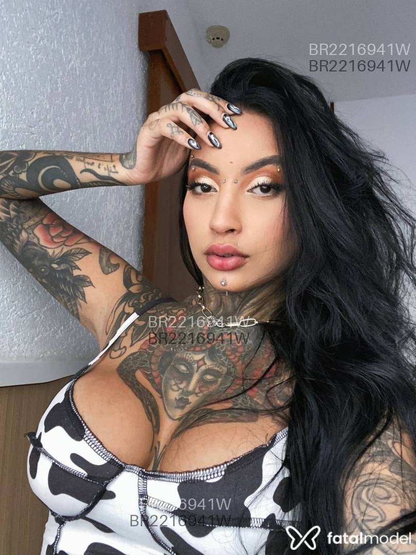 Acompanhante mulher morena (o) de olhos pretos em Brasília Acompanhante mulher morena (o) de olhos pretos em Brasília - Emily Bianchi