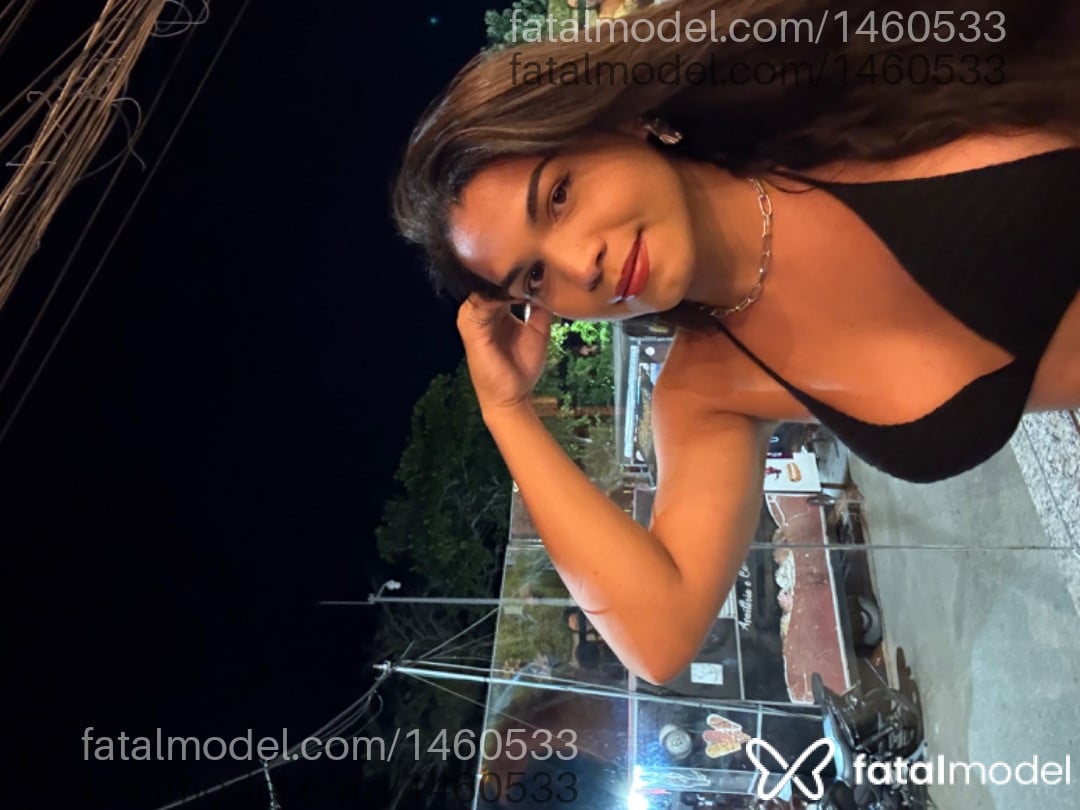 Acompanhante travesti com cabelo castanho de olhos castanhos em Caraguatatuba Acompanhante travesti com cabelo castanho de olhos castanhos em Caraguatatuba - Bruninha