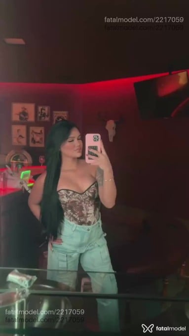 Acompanhante mulher morena (o) de olhos pretos em Uberlândia Acompanhante mulher morena (o) de olhos pretos em Uberlândia - Mia Castro