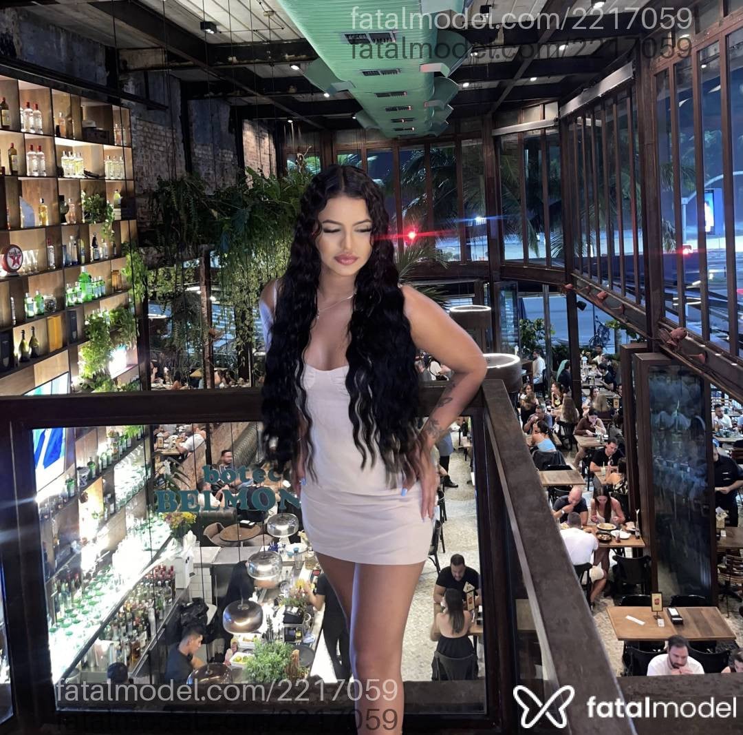 Acompanhante mulher morena (o) de olhos pretos em Uberlândia Acompanhante mulher morena (o) de olhos pretos em Uberlândia - Mia Castro