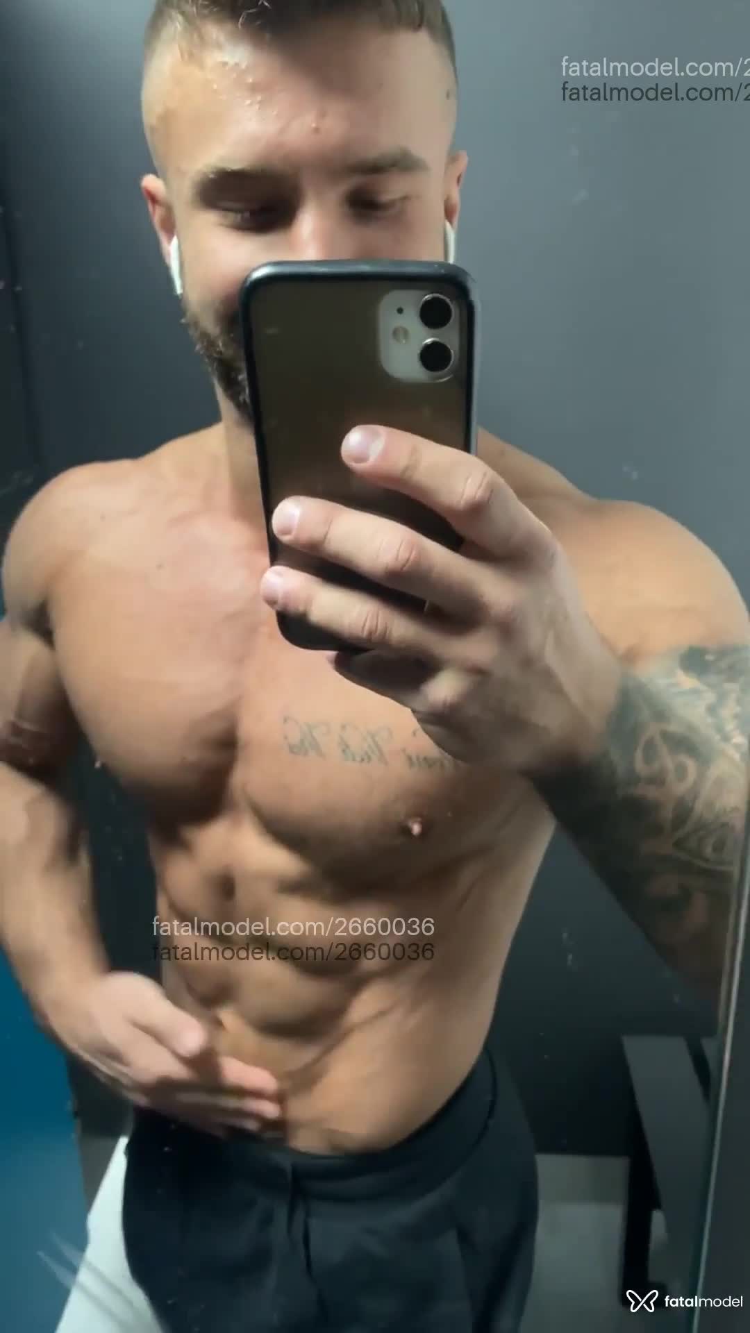 Acompanhante homem com cabelo castanho de olhos castanhos em Criciúma - Bruno