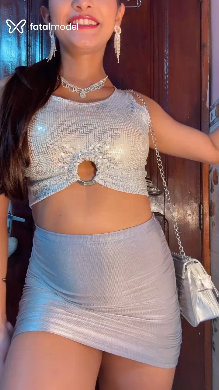 Acompanhante mulher com cabelo castanho de olhos mel - Karolina Alvez