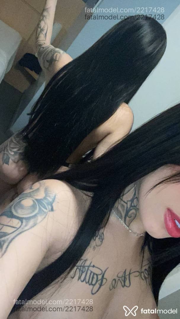 Acompanhante mulher com cabelo castanho de olhos castanhos - Emelly Mello