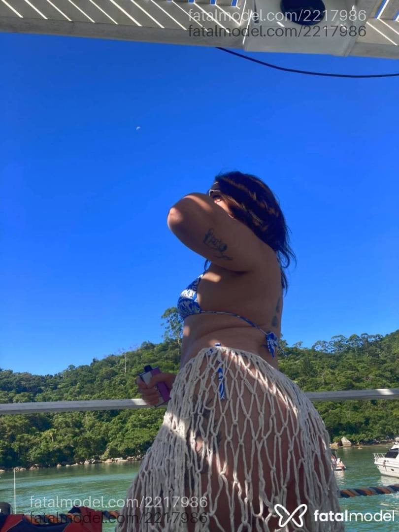 Acompanhante mulher morena (o) de olhos castanhos em Itapema - Sol