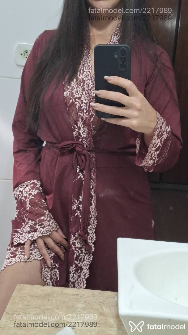 Acompanhante mulher com cabelo castanho de olhos castanhos - Jade