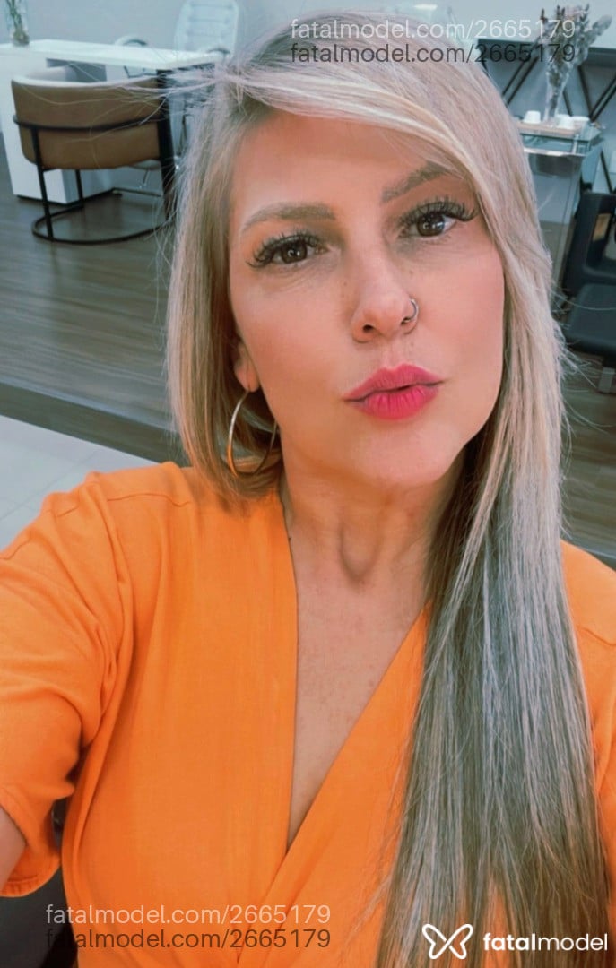 Acompanhante mulher loira (o) de olhos castanhos em Capivari Acompanhante mulher loira (o) de olhos castanhos em Capivari - Suzany