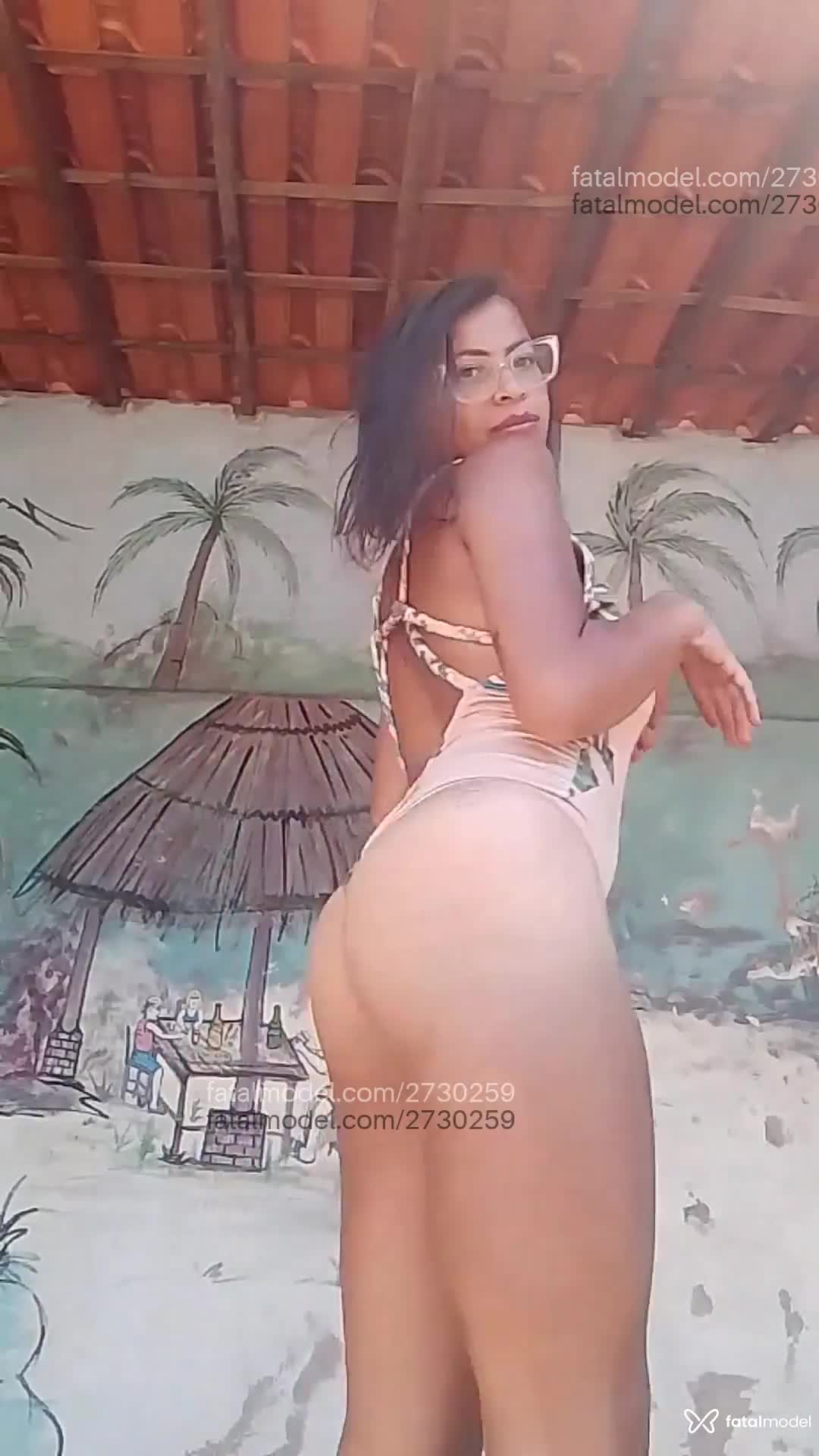 Acompanhante mulher com cabelo castanho de olhos mel em Barbacena - Jennifer Luana