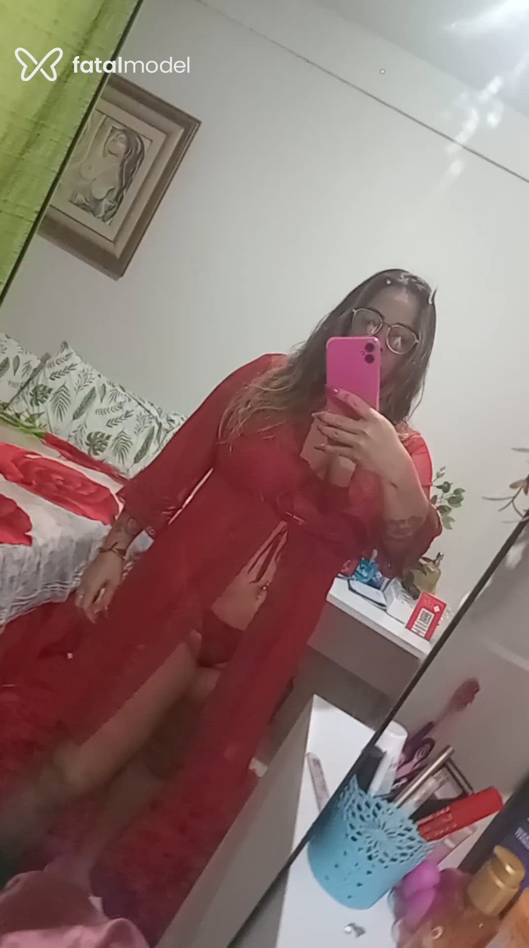 Acompanhante mulher loira (o) de olhos castanhos - Pietra Manriquez