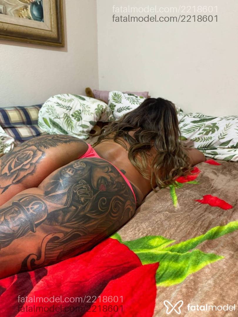 Acompanhante mulher loira (o) de olhos castanhos - Pietra Manriquez