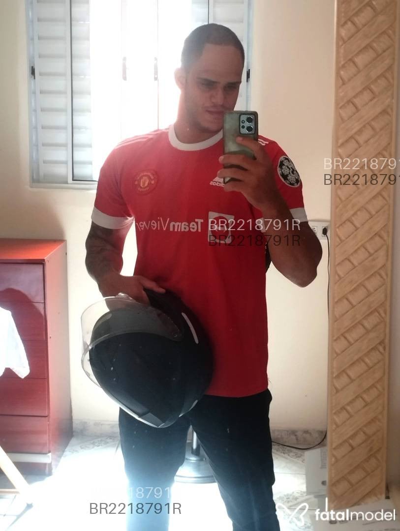 Acompanhante homem com cabelo castanho de olhos castanhos em São Paulo - Jheeh