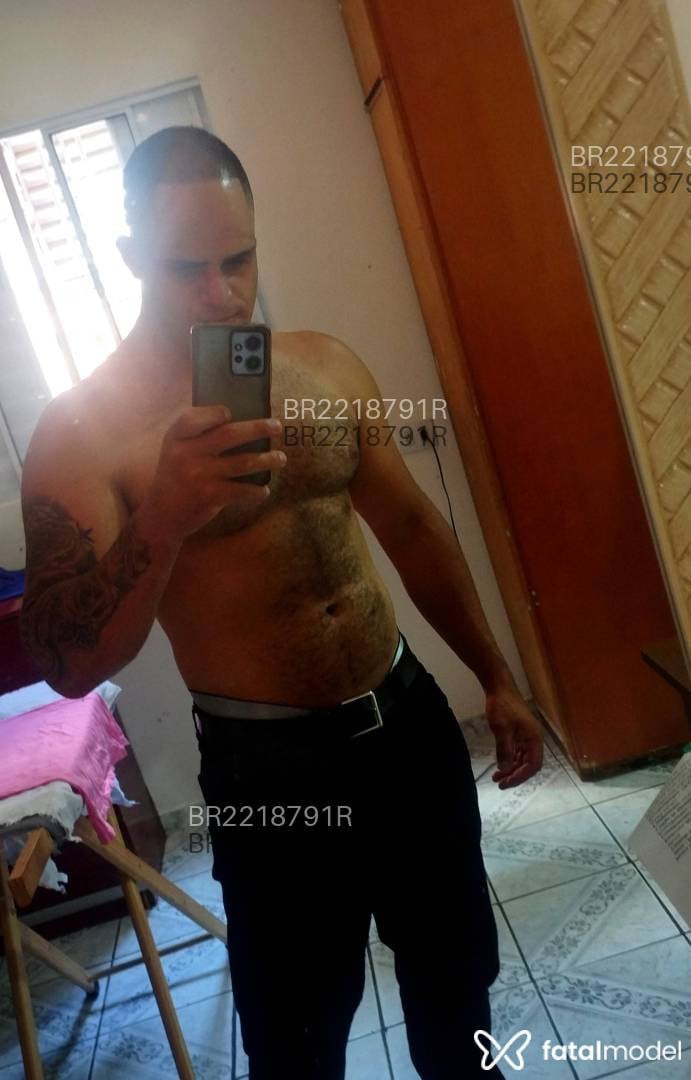 Acompanhante homem com cabelo castanho de olhos castanhos em São Paulo - Jheeh