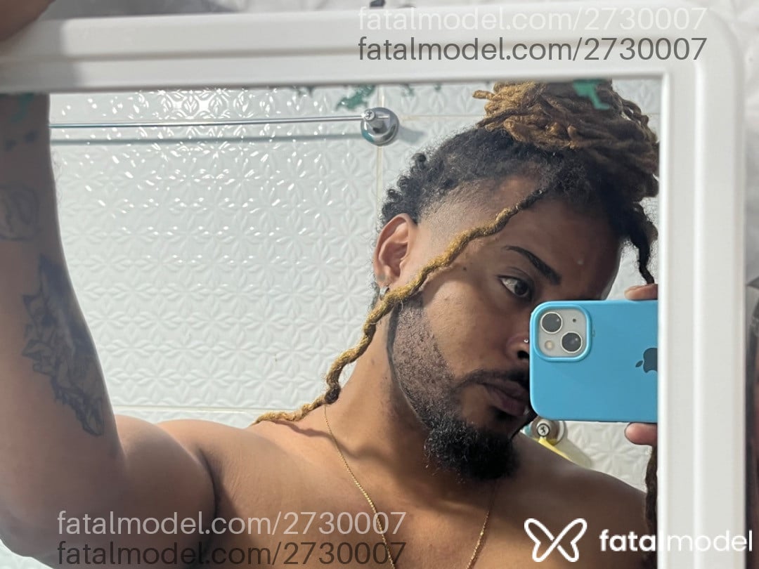 Acompanhante homem com cabelo castanho de olhos castanhos em Rio de Janeiro - Roots