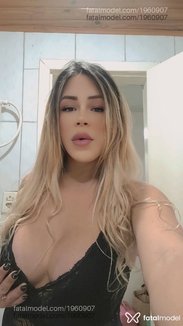 Acompanhante mulher trans com cabelo castanho de olhos castanhos em São Lourenço do Oeste Acompanhante mulher trans com cabelo castanho de olhos castanhos em São Lourenço do Oeste - Diana