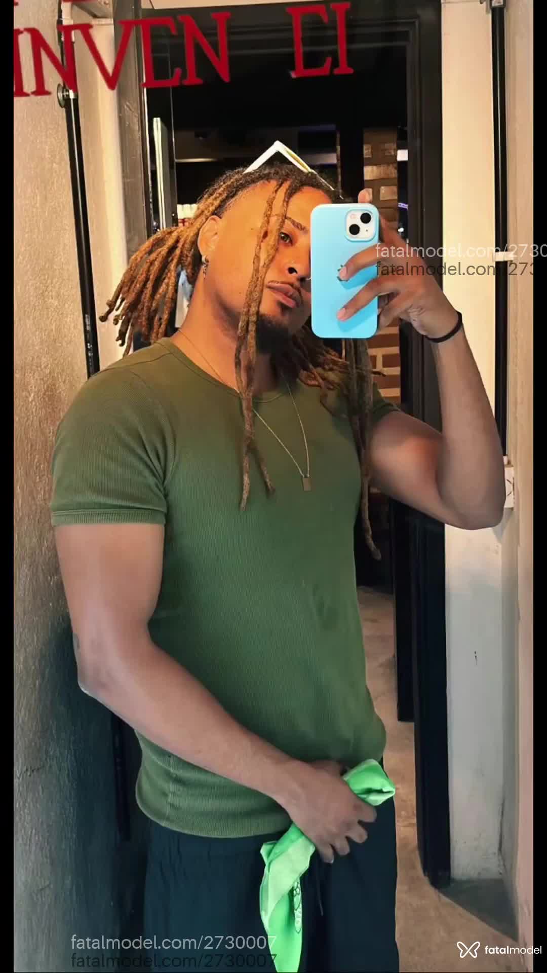 Acompanhante homem com cabelo castanho de olhos castanhos em Rio de Janeiro - Roots