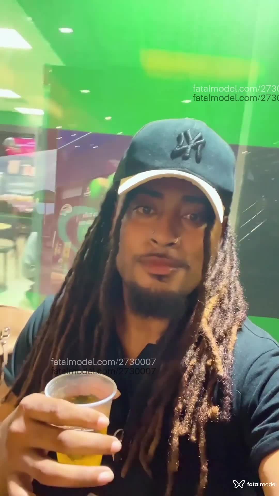 Acompanhante homem com cabelo castanho de olhos castanhos em Rio de Janeiro - Roots