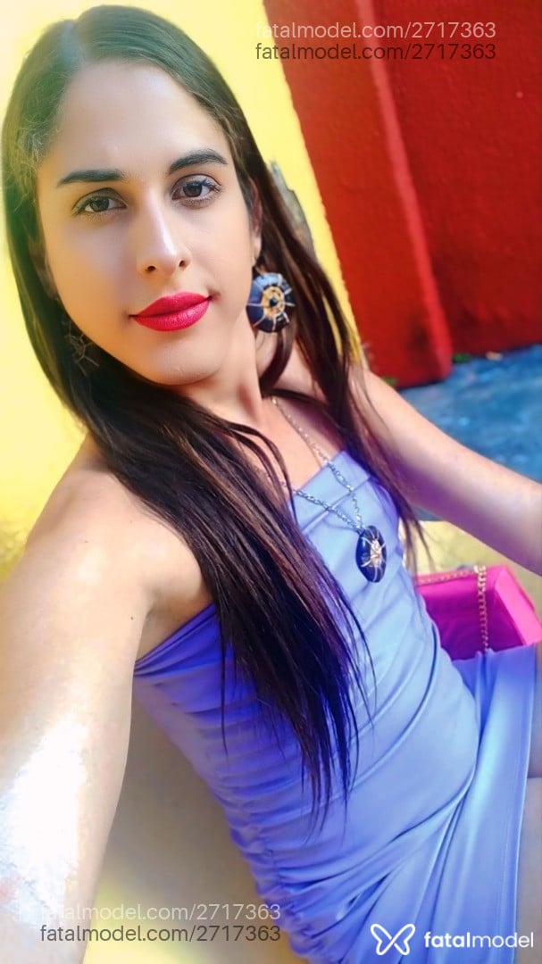 Acompanhante mulher trans com cabelo castanho de olhos castanhos em Fortaleza - Lohanny