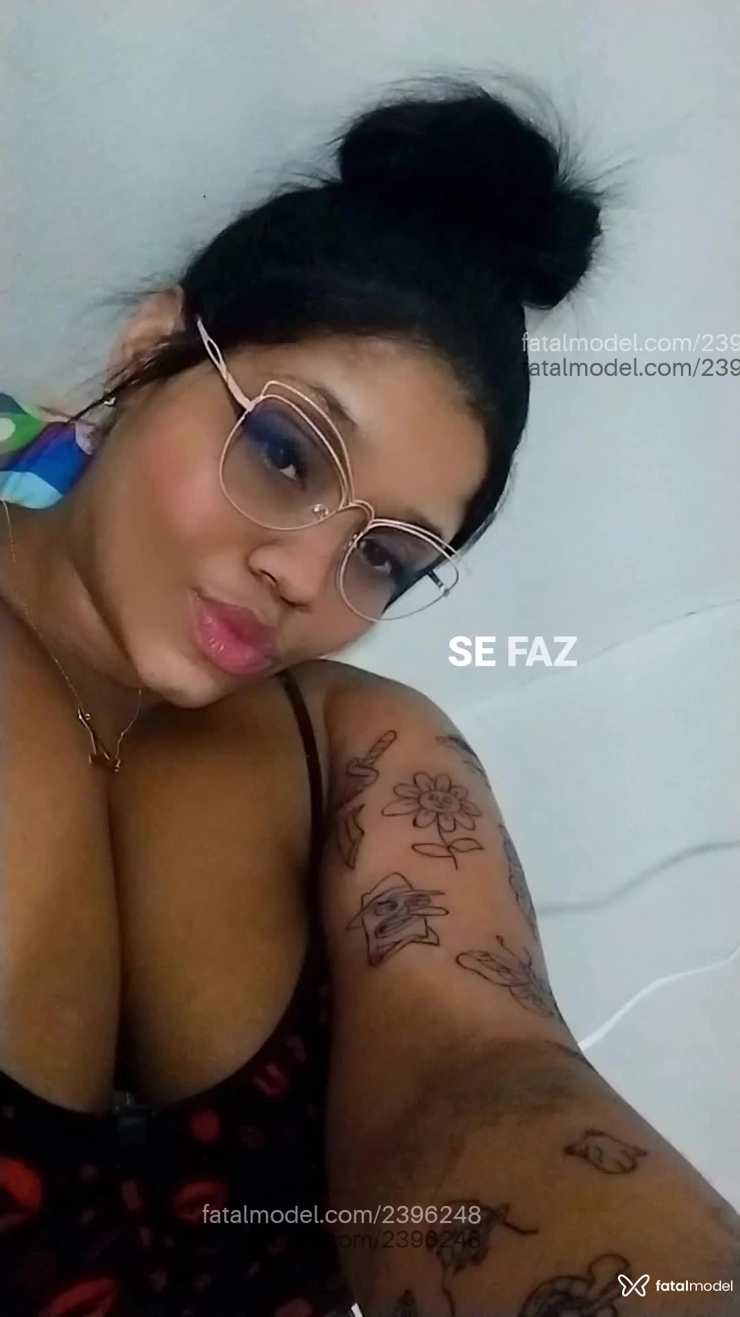 Acompanhante mulher morena (o) de olhos pretos em Araçatuba Acompanhante mulher morena (o) de olhos pretos em Araçatuba - Alice Bolzani