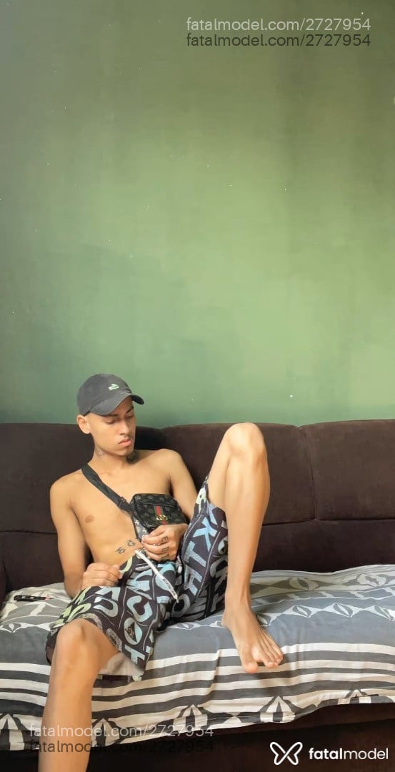 Acompanhante homem com cabelo castanho de olhos castanhos em Virtual - Kauan Yde