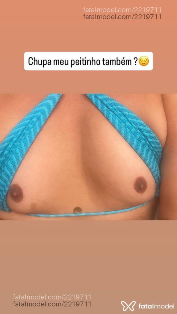 Acompanhante mulher trans morena (o) de olhos castanhos - Mirella