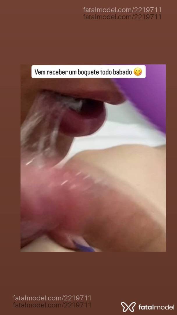 Acompanhante mulher trans morena (o) de olhos castanhos - Mirella