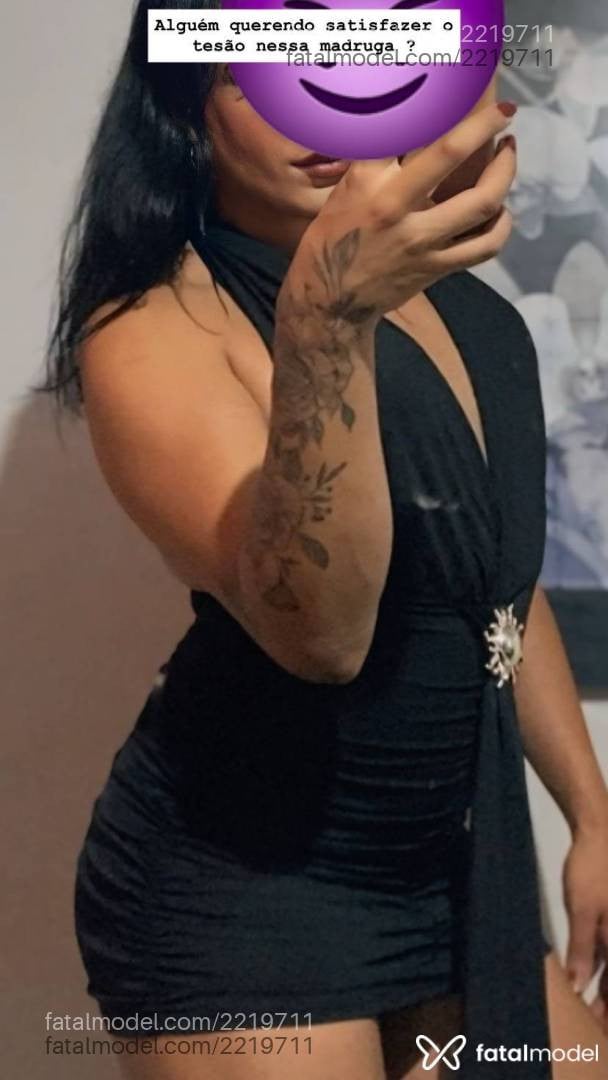 Acompanhante mulher trans morena (o) de olhos castanhos - Mirella