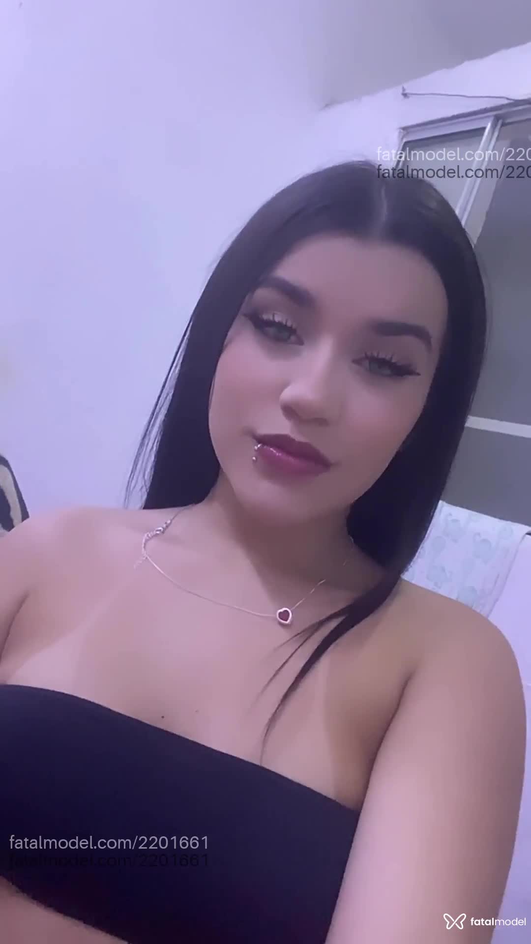 Acompanhante mulher com cabelo castanho de olhos castanhos em São Paulo - Isis Colucci