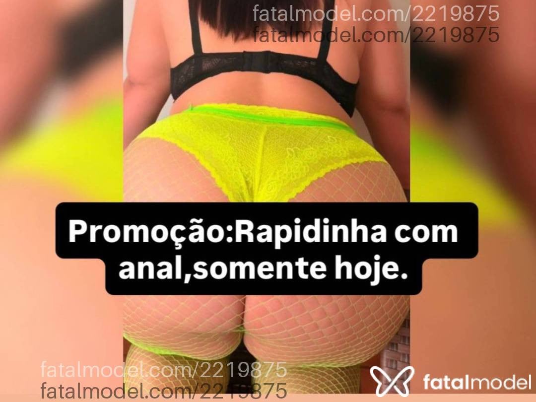 Acompanhante mulher morena (o) de olhos castanhos - íris