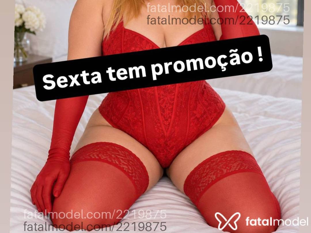 Acompanhante mulher morena (o) de olhos castanhos - íris